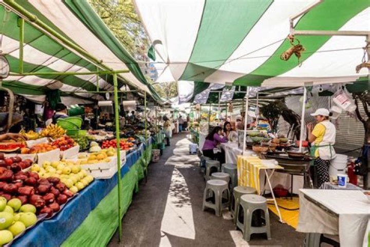 Are there open air markets in Spain?