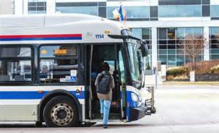 Does Brampton Transit take Mississauga transfers?