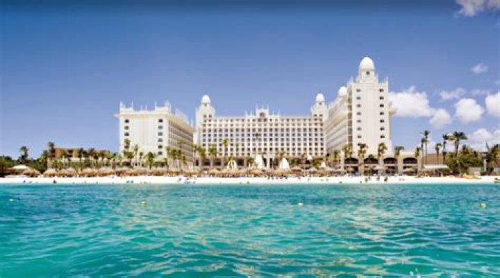 Does Riu Palace Aruba have a casino?