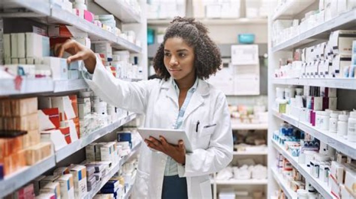 How much do Walmart pharmacists make?