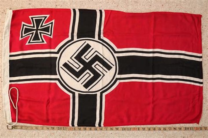 What did the German flag look like during ww2?