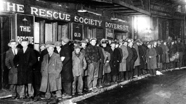 What major weaknesses has appeared in the American economy by 1929?