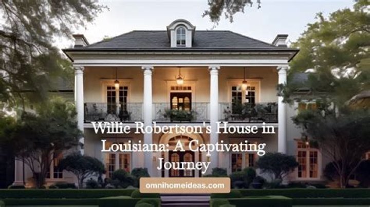 Where in Louisiana does Willie Robertson live?